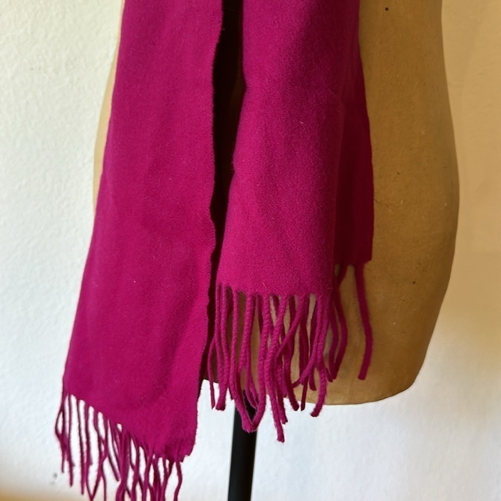 Enzo Montovani cashmere wool pink 12”x 61” fringe is another 4” each side - Picture 3 of 4